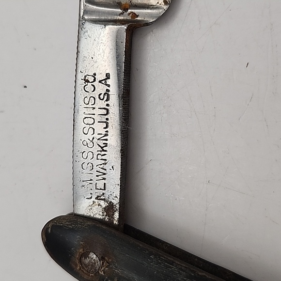 Vintage J. Wiss & Sons Straight Razor Newark, NJ w/ Case - Picture 4 of 16